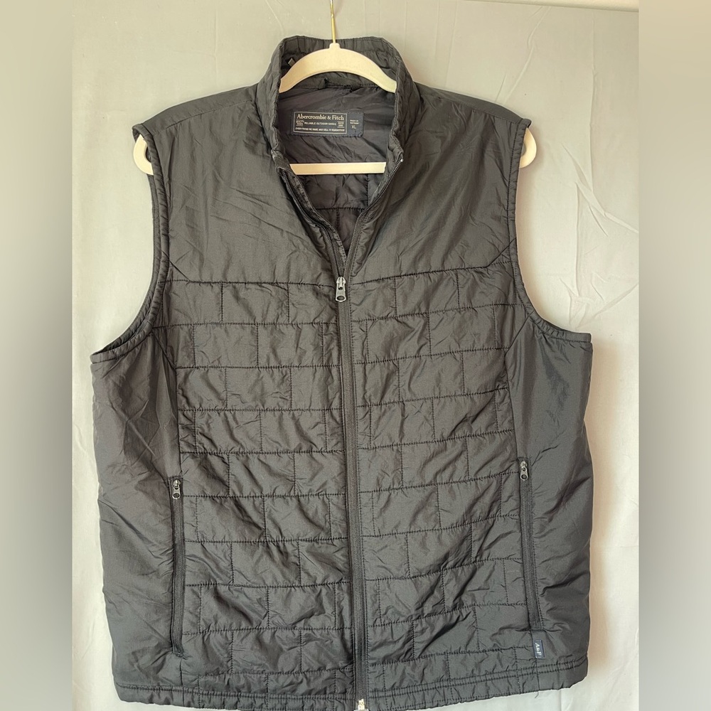 Abercrombie & Fitch Men's Dark Gray Quilted Vest